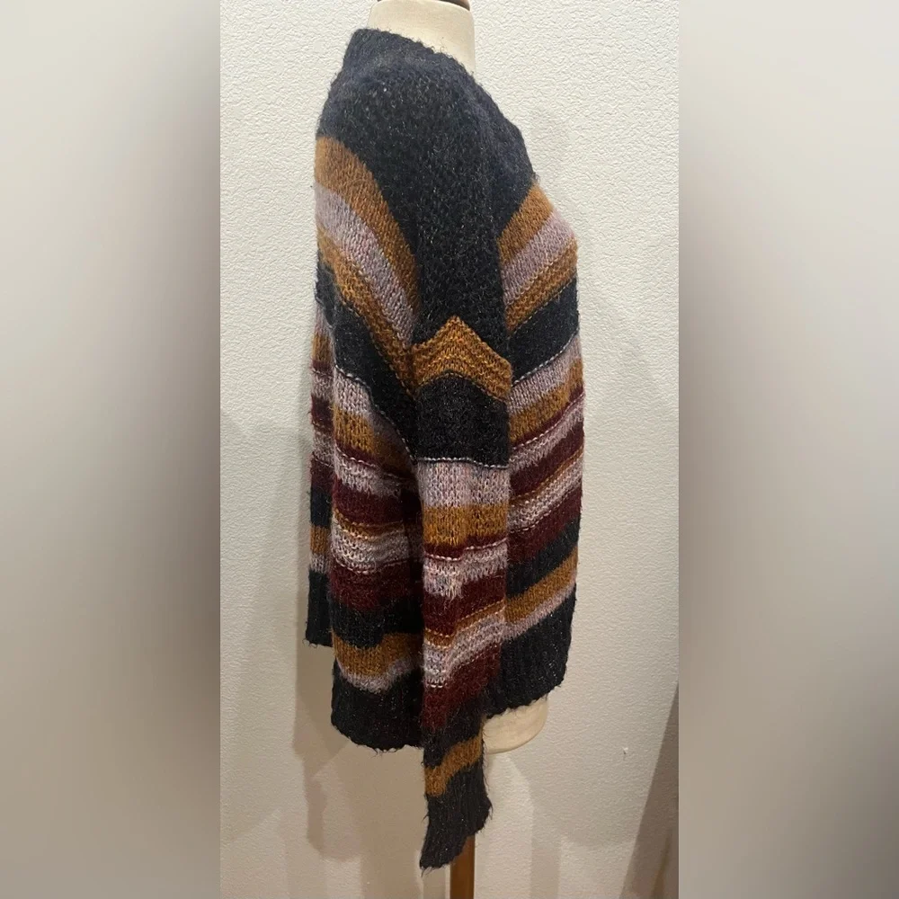 Women’s Size M Oversized Kori America‎ Multicolor Stripe Knit Pullover Sweater.